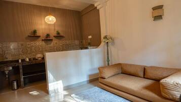 Superior Suite, Balcony, City View | Living area