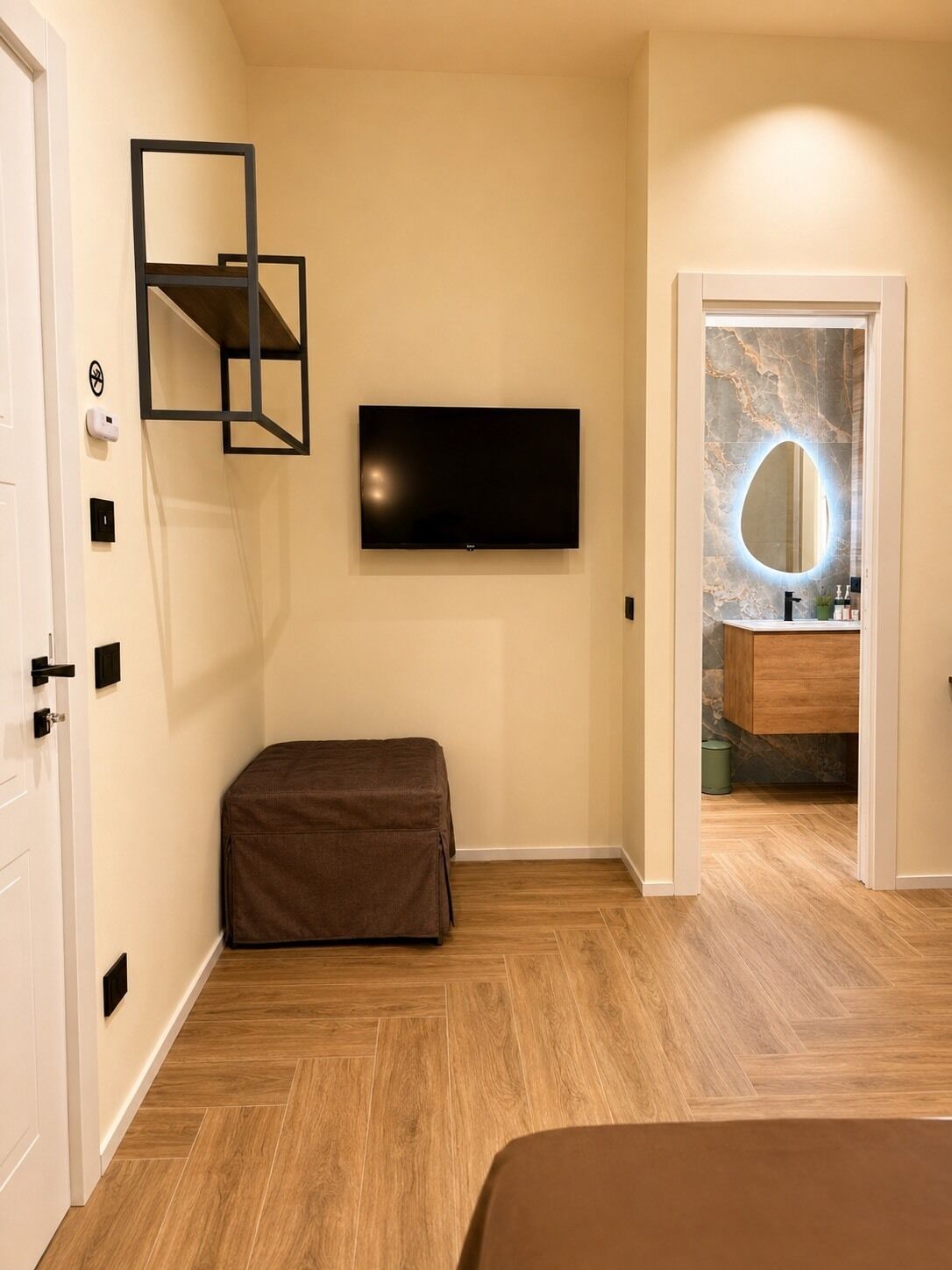 Habitación triple Confort | Caja fuerte, escritorio, sistema de insonorización y wifi gratis