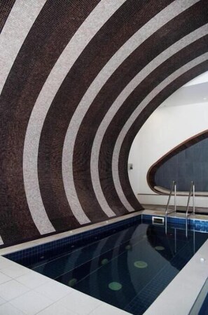 Pool - Stylish One-Bedroom Retreat Steps from Chapel Street (South Yarra)