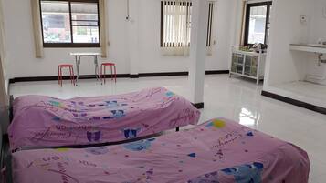 1 bedroom, iron/ironing board, internet