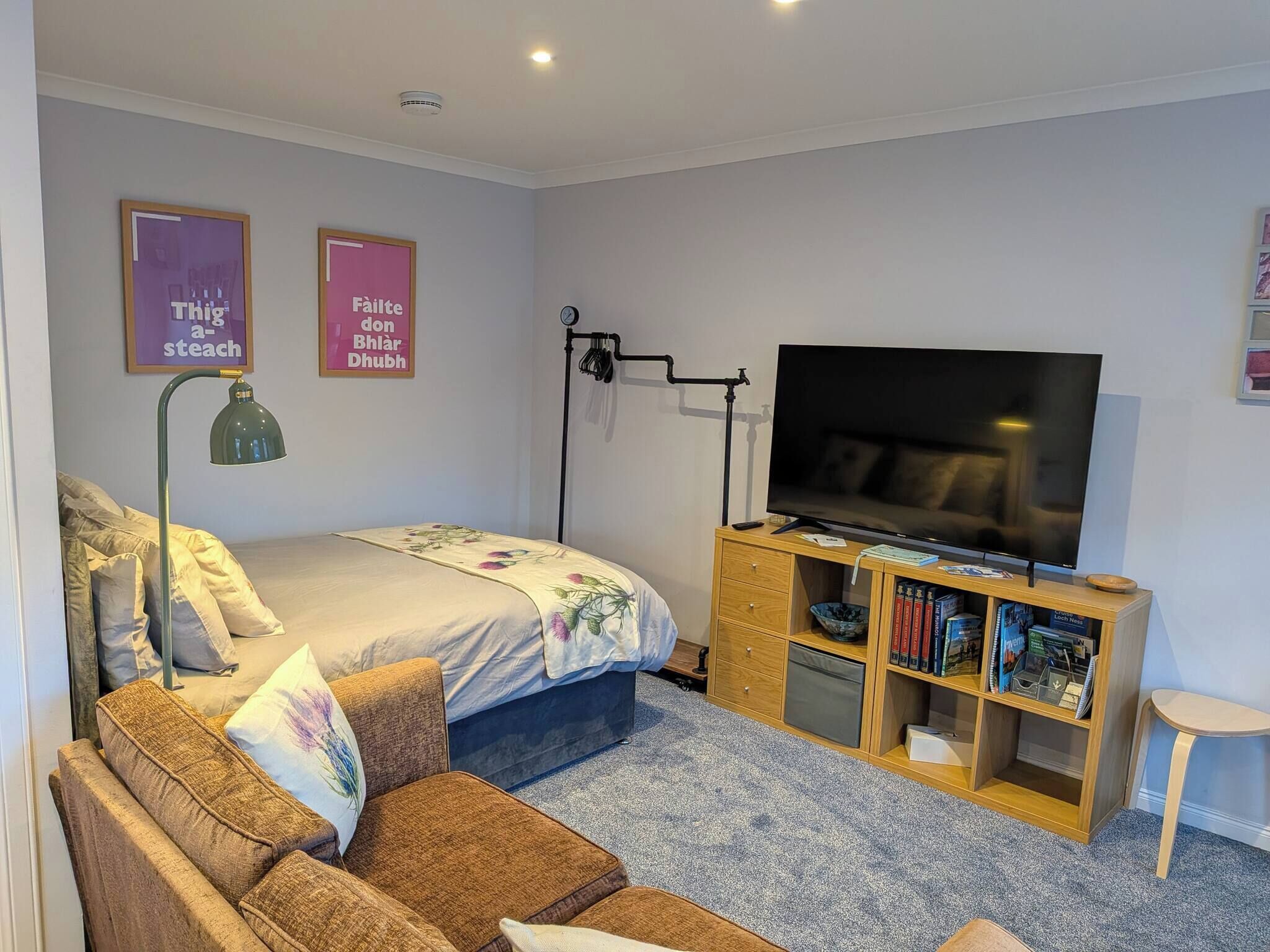 Iron/ironing board, Internet, bed sheets, wheelchair access