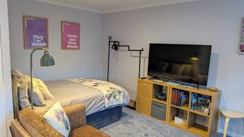 Iron/ironing board, Internet, bed sheets, wheelchair access