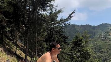Bañera de hidromasaje al aire libre