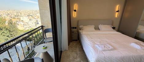 1 chambre, fer et planche à repasser, accès Internet, draps fournis