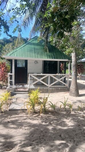 Exterior - White Sandy Beach Resort  (Naviti Island)