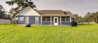 Peaceful Lake Escape w/ Dock in Coffee County