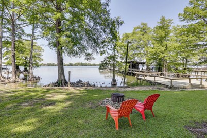 Tons of Fun at 'Camp Flamingo' on Lake Bruin!