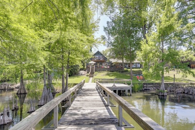 Tons of Fun at 'Camp Flamingo' on Lake Bruin!