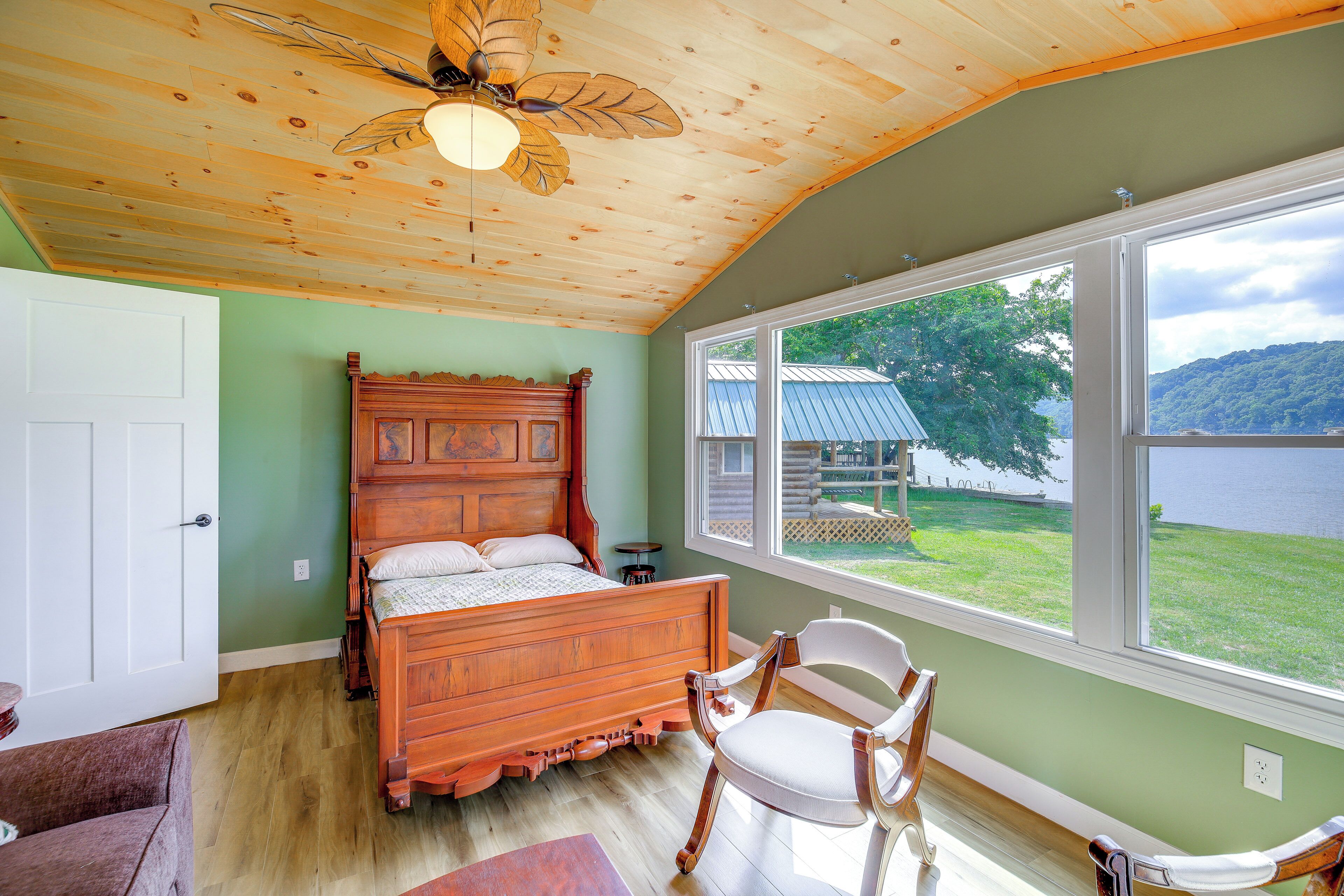 4 Schlafzimmer, Bügeleisen/Bügelbrett, Bettwäsche