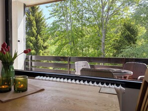 Outdoor dining - Vrbo Property (Winterberg)