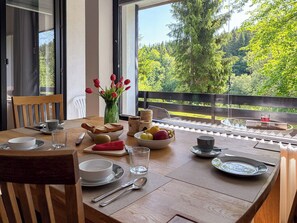 Dining - Vrbo Property (Winterberg)
