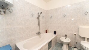Shower, towels
