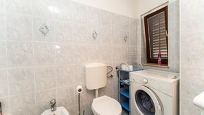 Shower, towels