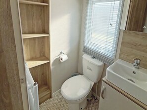 Bathroom - Palm Grove 182 - UKC9560 (Chapel St Leonards)