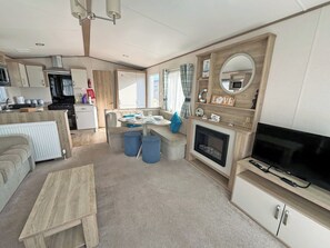 TV - Palm Grove 182 - UKC9560 (Chapel St Leonards)