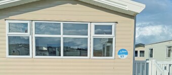 The Beach Hut - UKC9554