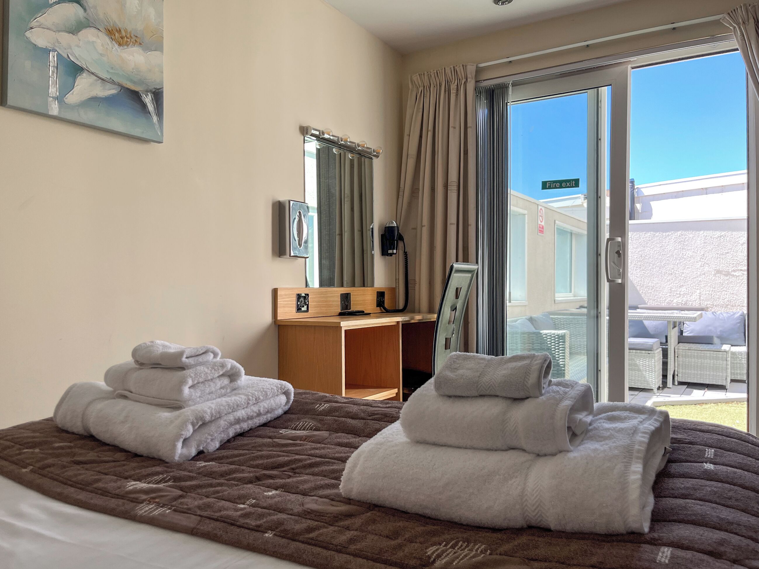 3 bedrooms, WiFi (free)