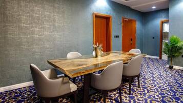 Presidential Suite, 3 Bedrooms, Balcony, City View | Dining