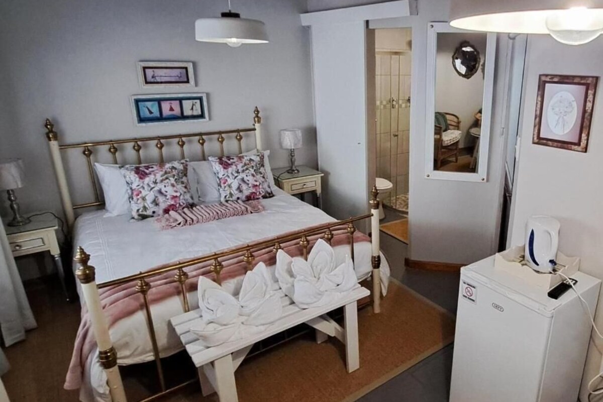 Habitació doble estàndard | Caixa forta a l'habitació i wifi gratuïta 