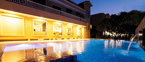 Piscine intérieure