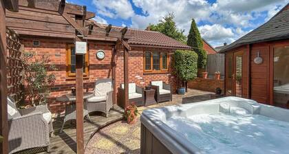2 bedroom accommodation in Overseal