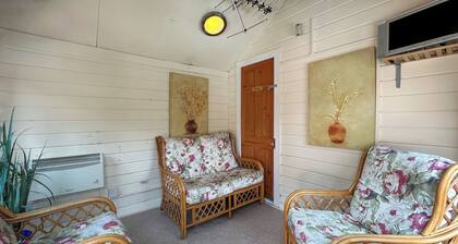 2 bedroom accommodation in Overseal