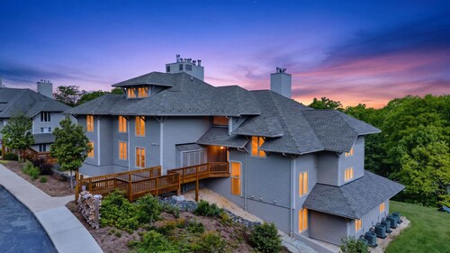 3BD & 3BA, Golf Access | Sleeps 12 | Pets OK