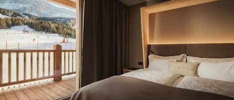 Superior Double Room, Balcony, Mountain View | Desk, laptop workspace, travel crib, free WiFi