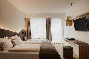 Deluxe Double Room, Balcony, Mountain View | Desk, laptop workspace, travel crib, free WiFi