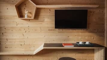 Deluxe-Doppelzimmer, Balkon, Bergblick | Innenbereich