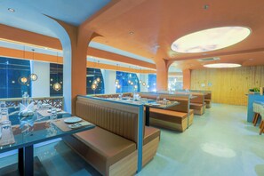 Dining - Hotel Nova Platinum Ujjain (UJJAIN)