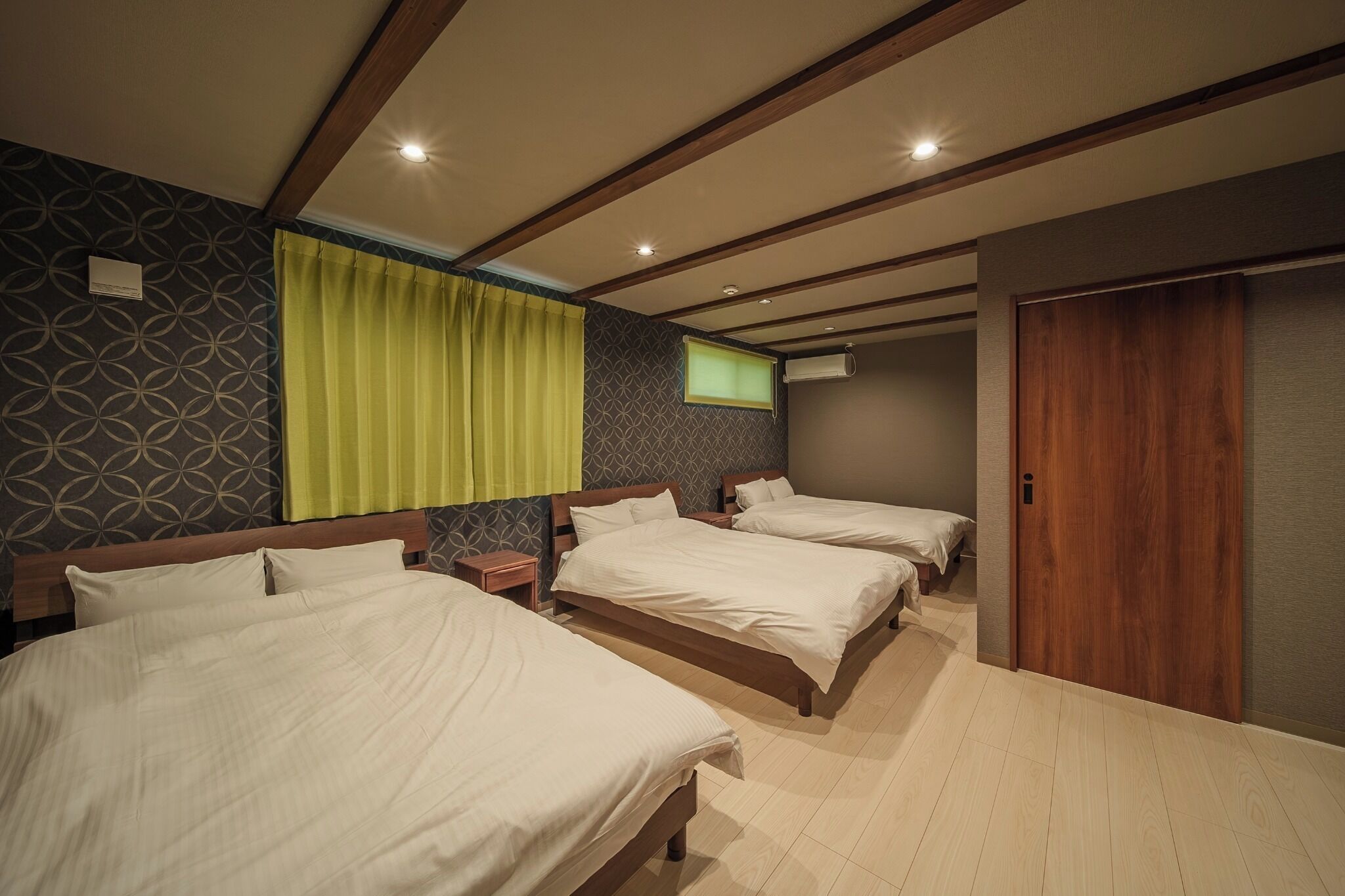 3 bedrooms, WiFi (free), bed sheets