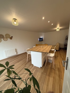 Interior - Lovely detached house. Forest. Garden terrace. Kitchen garden. Private parking lot (Achères-la-Forêt)