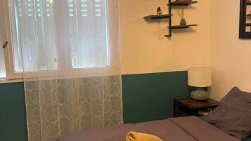 Iron/ironing board, WiFi, bed sheets