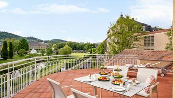 Presidential-Suite, Balkon, Stadtblick | Speisen im Freien