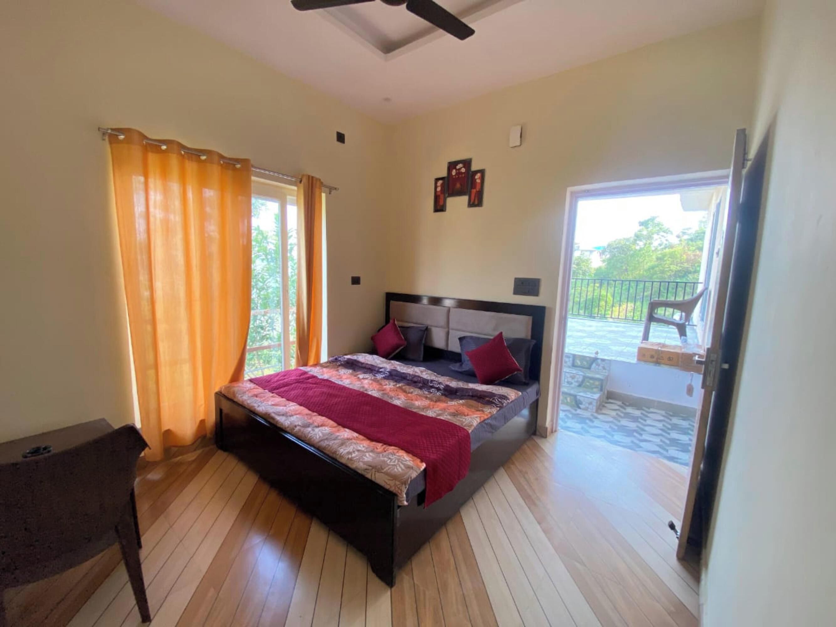 Family Room, City View | Desk, free WiFi