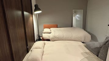 1 bedroom, iron/ironing board, WiFi (free), bed sheets