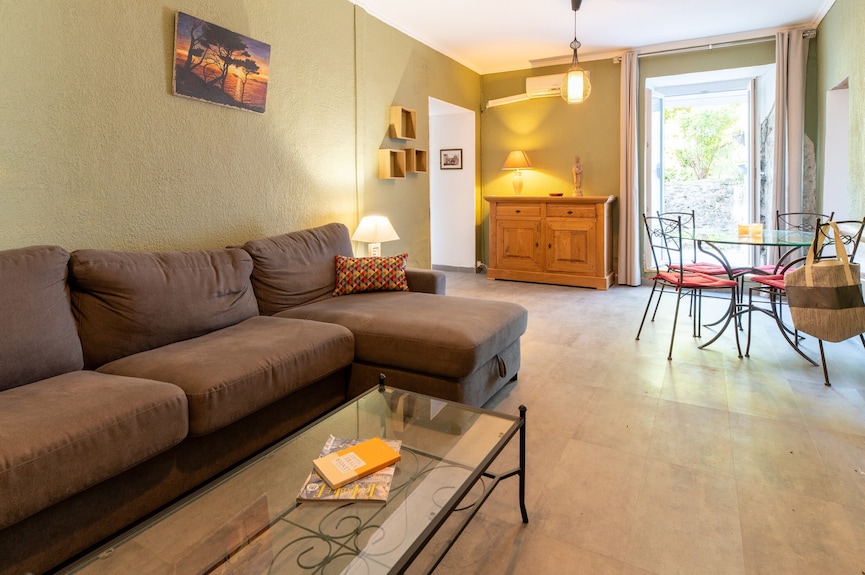 Maison Florian : Maison De Vacances Avec Terrasse Et Jardin Privatifs - Oletta
