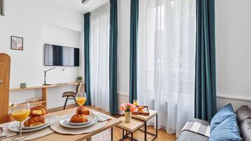 City-Studio, 1 Doppelbett und Schlafsofa, Nichtraucher | Wohnbereich