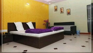 Chambre Double Supérieure, vue ville | Bureau, Wi-Fi gratuit