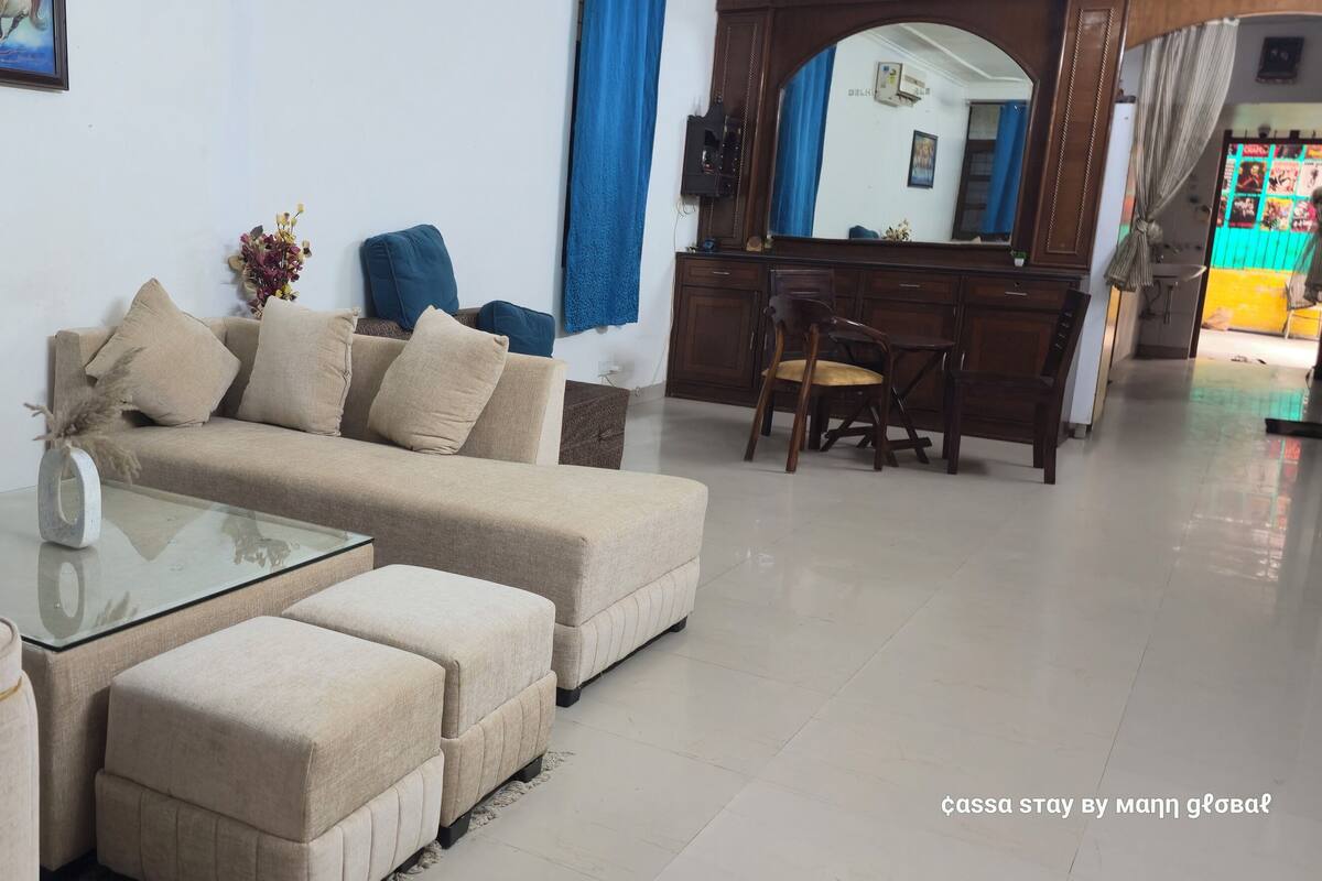 Deluxe Triple Room | Lobby