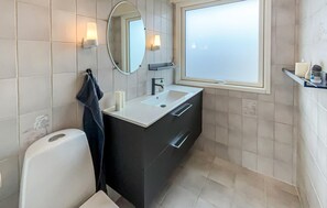 Shower - Awesome home in Thyborøn with WiFi (Thyborøn)