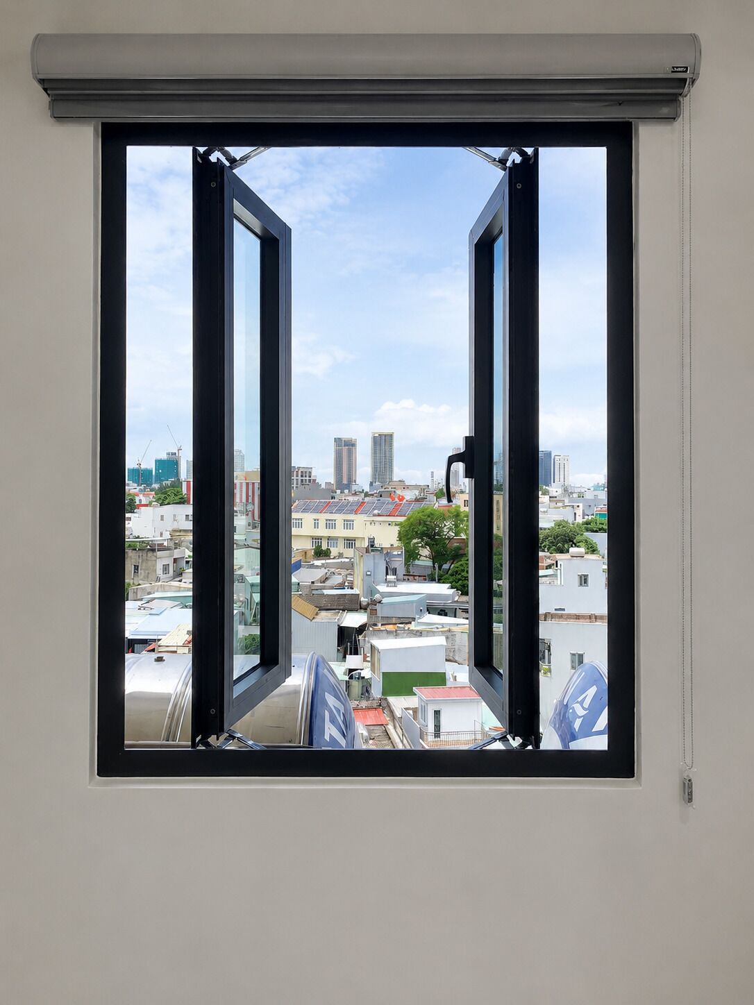 Quarto casal luxo, vista para a cidade | Frigobar, escrivaninha, cortinas blackout, quartos à prova de som