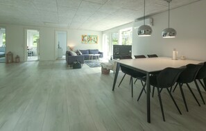 Dining - Cozy home in Ebeltoft with WiFi (Ebeltoft)