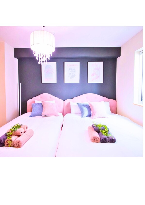 WiFi, bed sheets