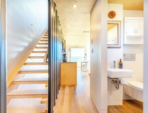 Shower, towels, soap, toilet paper - Modern Coastal Escape Surrounded by Meadows, Marshes, Rivers & Ocean Views (Yarmouth)
