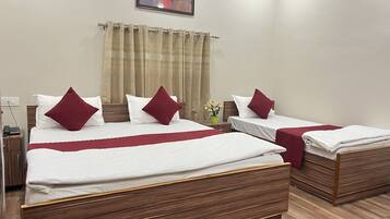 Comfort Double or Twin Room, Balcony, Bay View | In-room safe, free WiFi
