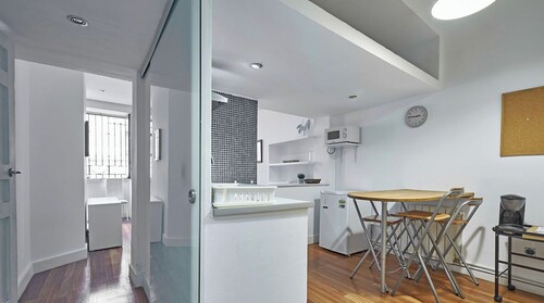 Madrid - Apartment - City Center - Sleeps 4