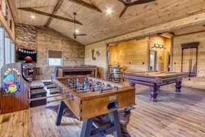 Games room - Luxury LeConte Views | Hot Tub, Game Rm, Fire Pit (Gatlinburg)