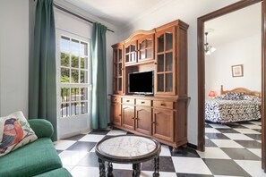 TV - Apartment 'Paqui 1B' with Private Terrace, Wi-Fi and Air Conditioning (Conil de la Frontera)